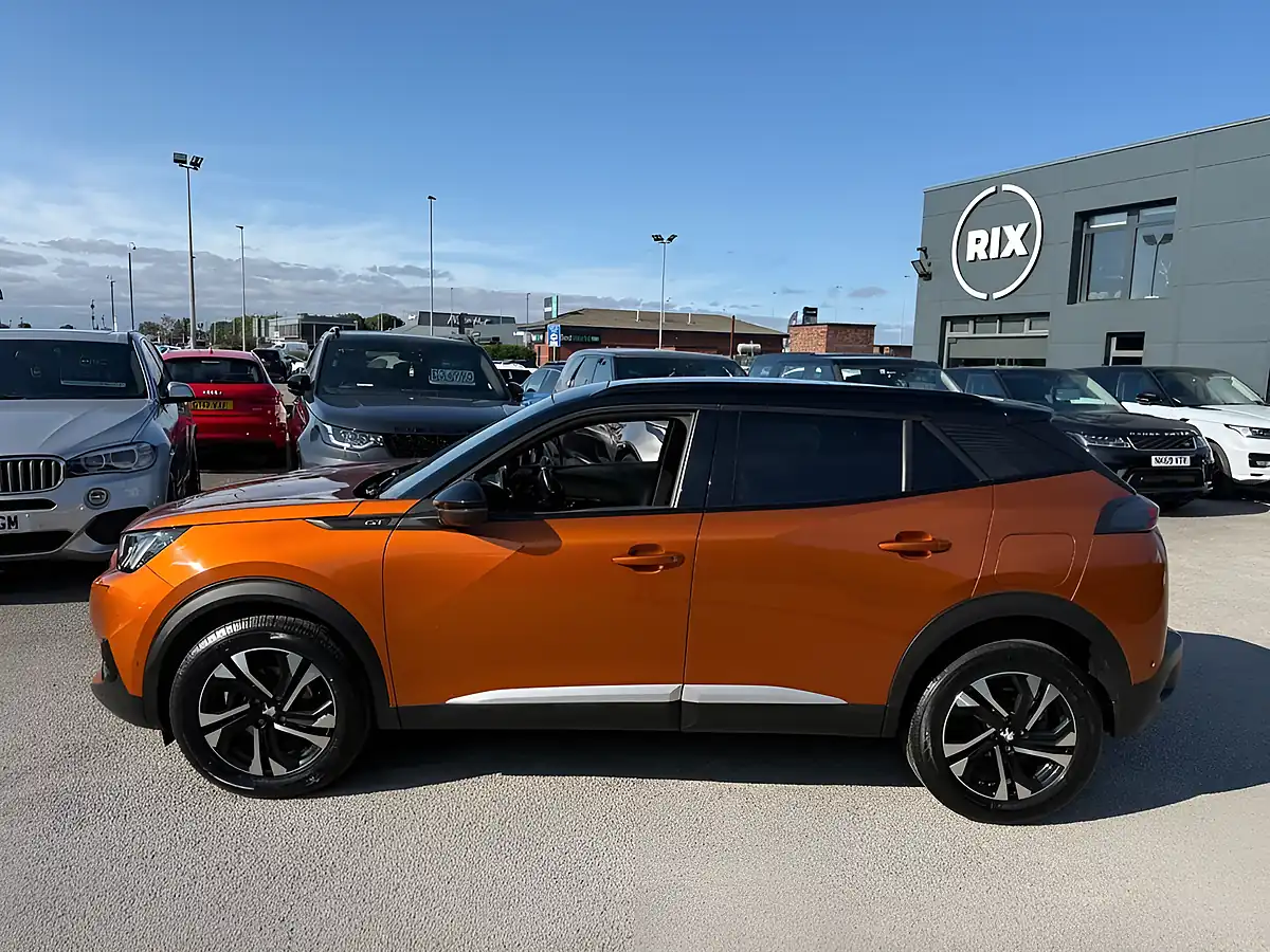 Used 2021 Peugeot 2008 GT Orange - Interior and Exterior details 3