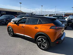 Used 2021 Peugeot 2008 GT Orange - Interior and Exterior details 4