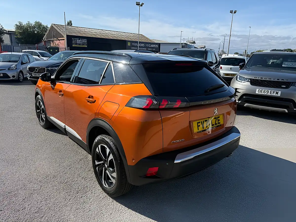 Used 2021 Peugeot 2008 GT Orange - Interior and Exterior details 5