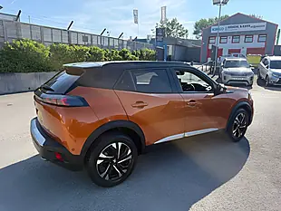 Used 2021 Peugeot 2008 GT Orange - Interior and Exterior details 9