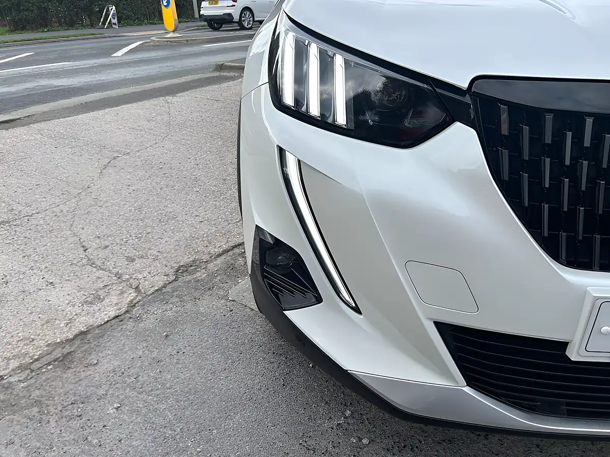 Used 2021 Peugeot 2008 GT Premium White - Interior and Exterior details 11