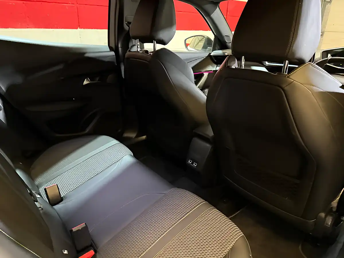 Used 2021 Peugeot 2008 GT White - Interior and Exterior details 19