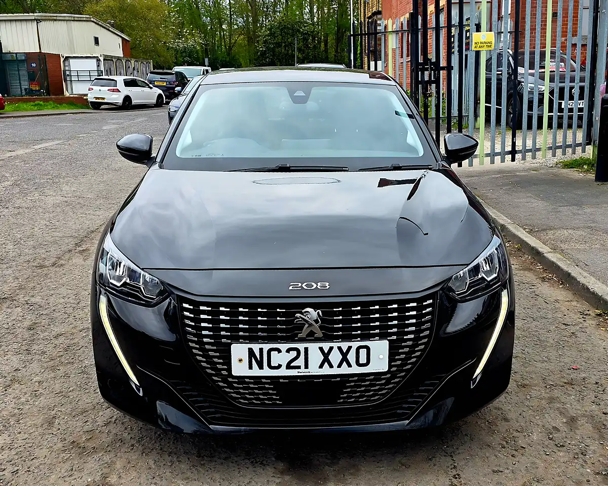 Used 2021 Peugeot 208 Allure Premium Black - Front View
