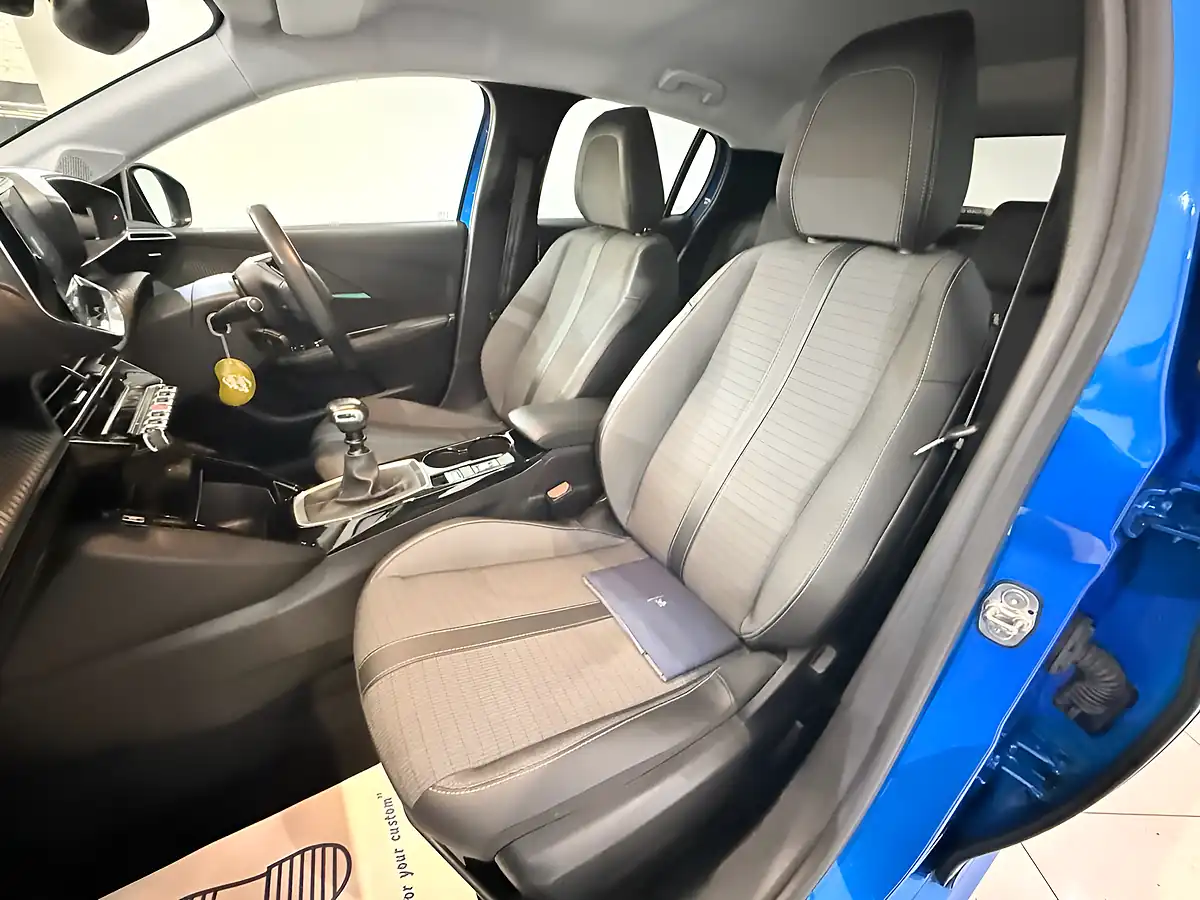 Used 2021 Peugeot 208 Allure Premium Blue - Interior and Exterior details 18