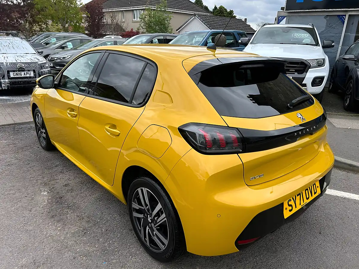 Used 2021 Peugeot 208 Allure Premium Yellow - Interior and Exterior details 3