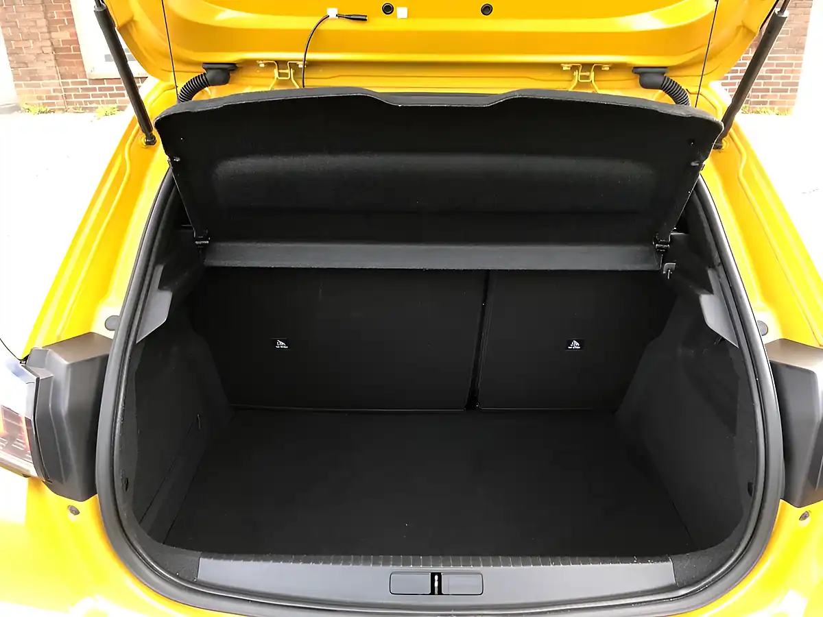 Used 2021 Peugeot 208 Allure Premium Yellow - Interior and Exterior details 14