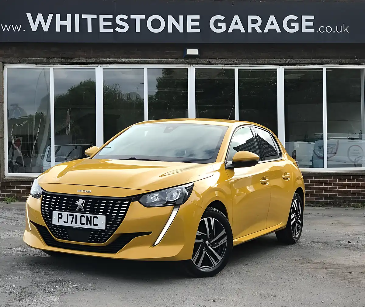Used 2021 Peugeot 208 Allure Premium Yellow - Interior and Exterior details 4