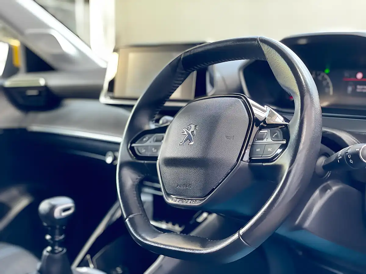 Used 2021 Peugeot 208 Allure Yellow - Interior and Exterior details 15