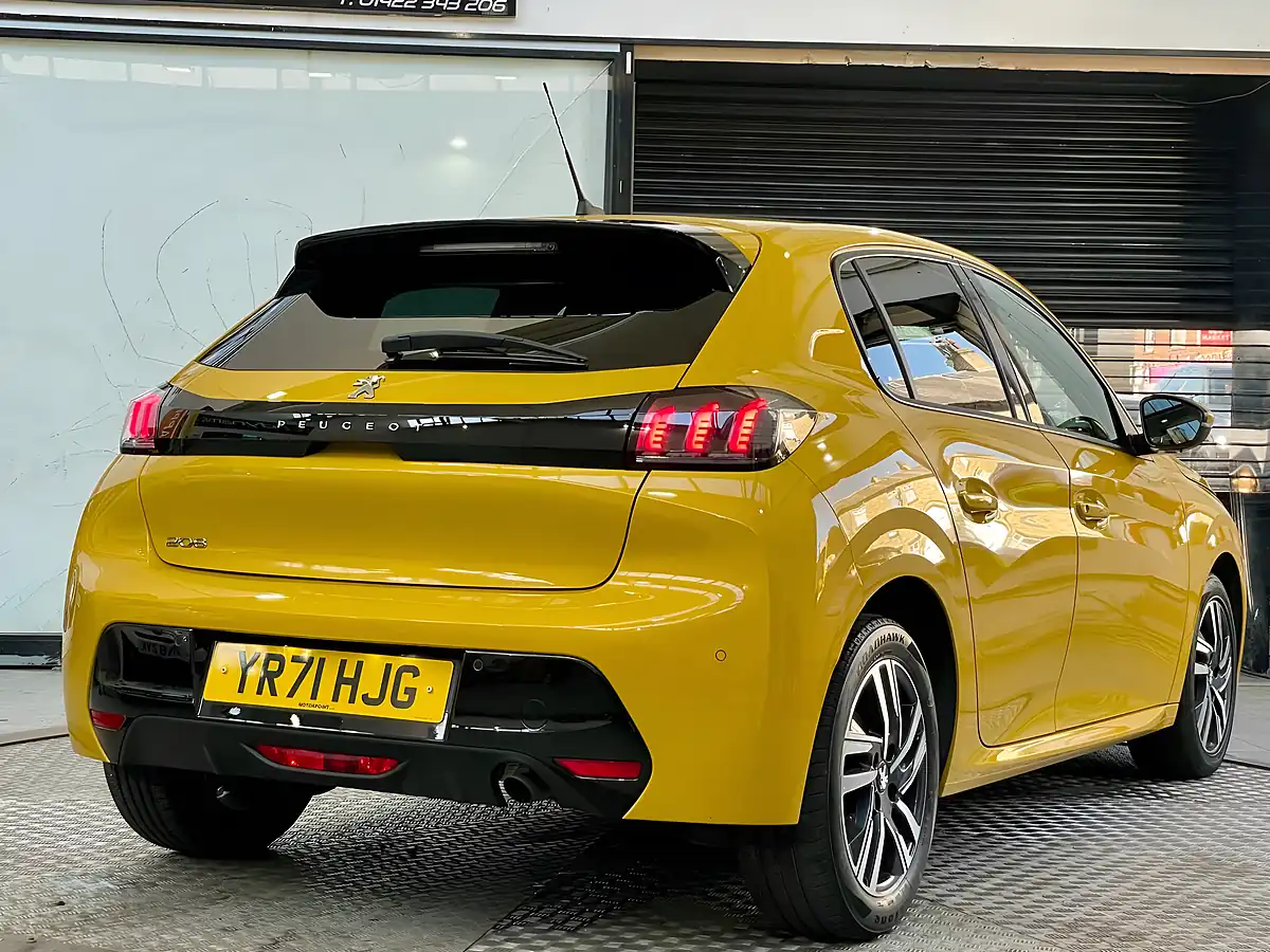 Used 2021 Peugeot 208 Allure Yellow - Interior and Exterior details 5