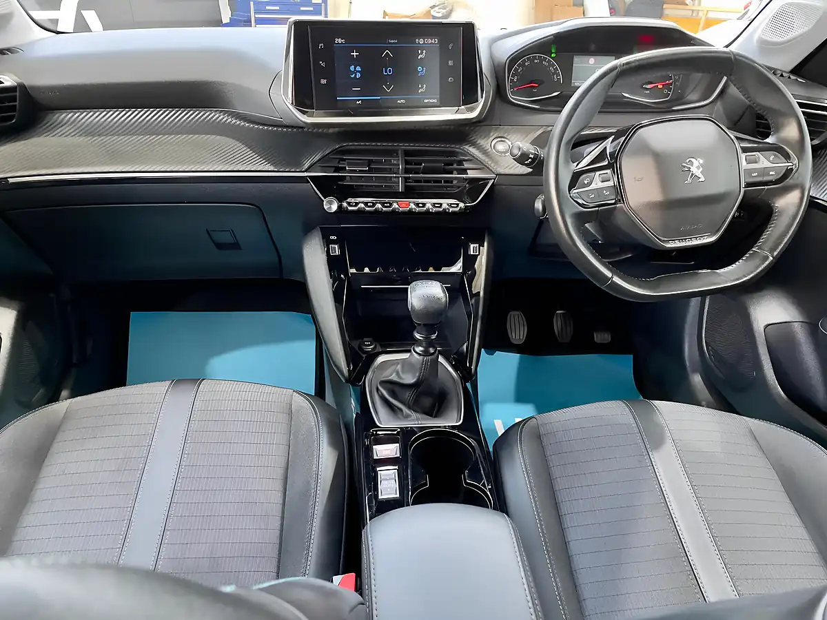 Used 2021 Peugeot 208 Allure Yellow - Interior and Exterior details 9