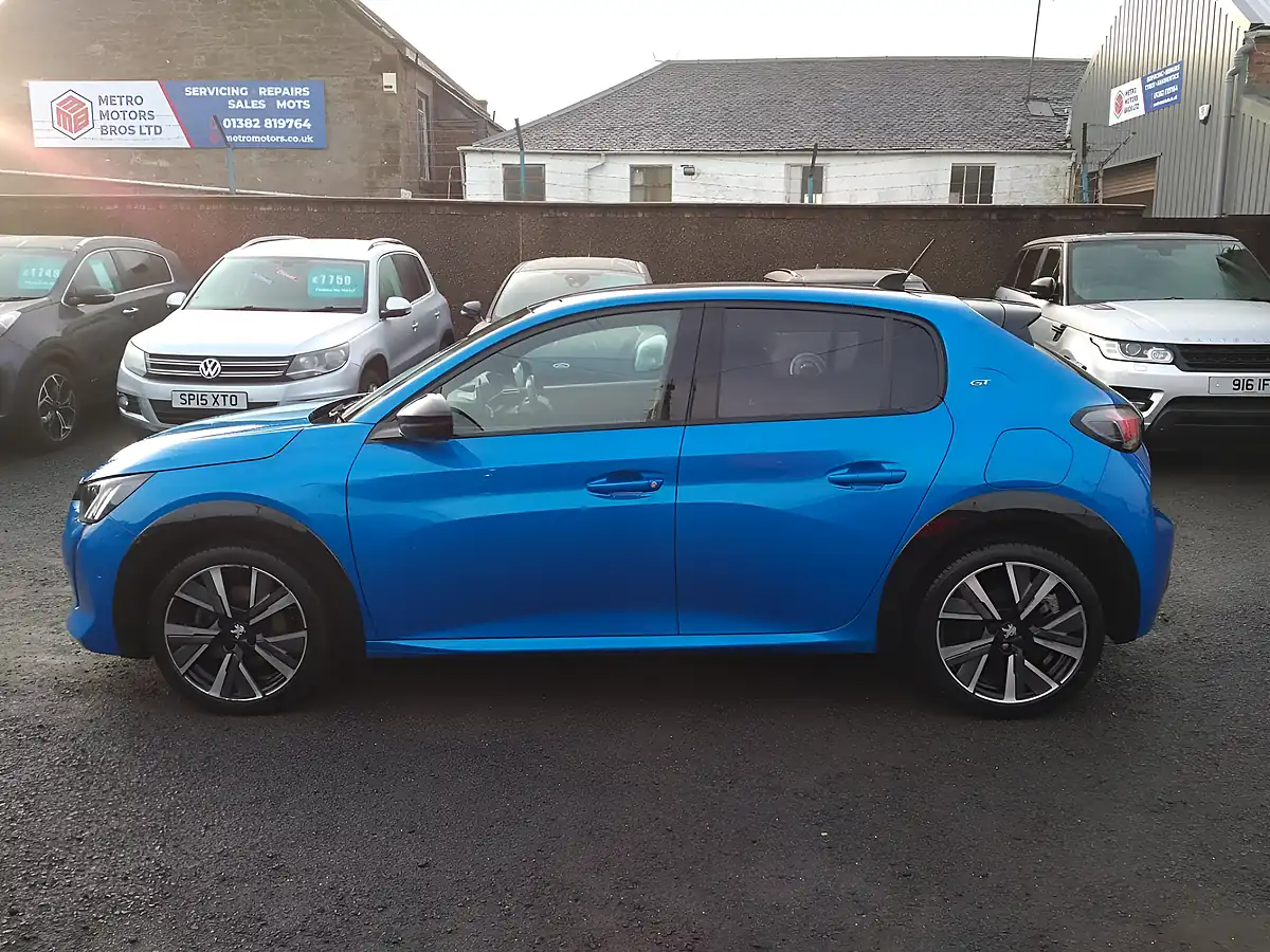 Used 2021 Peugeot 208 GT Blue - Interior and Exterior details 2