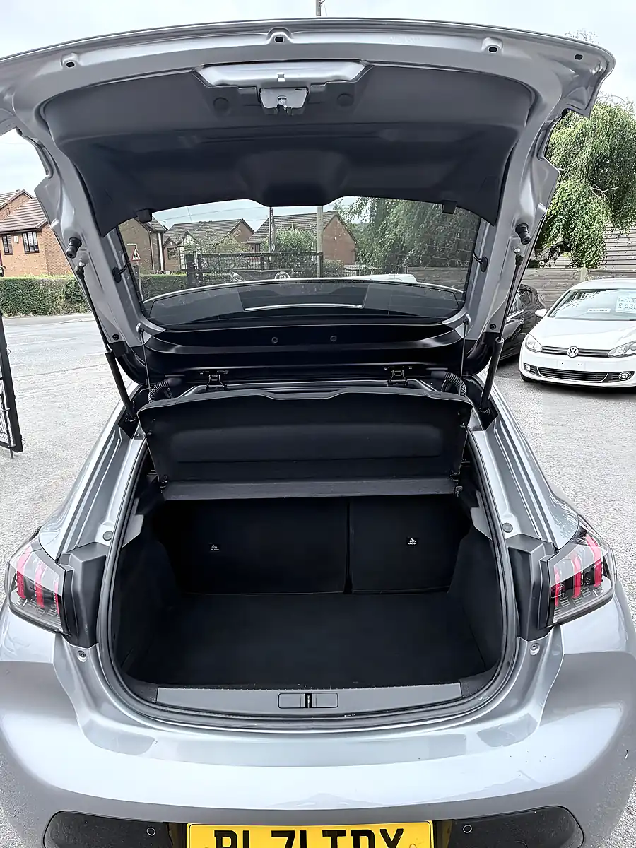 Used 2021 Peugeot 208 GT Line Grey - Interior and Exterior details 10