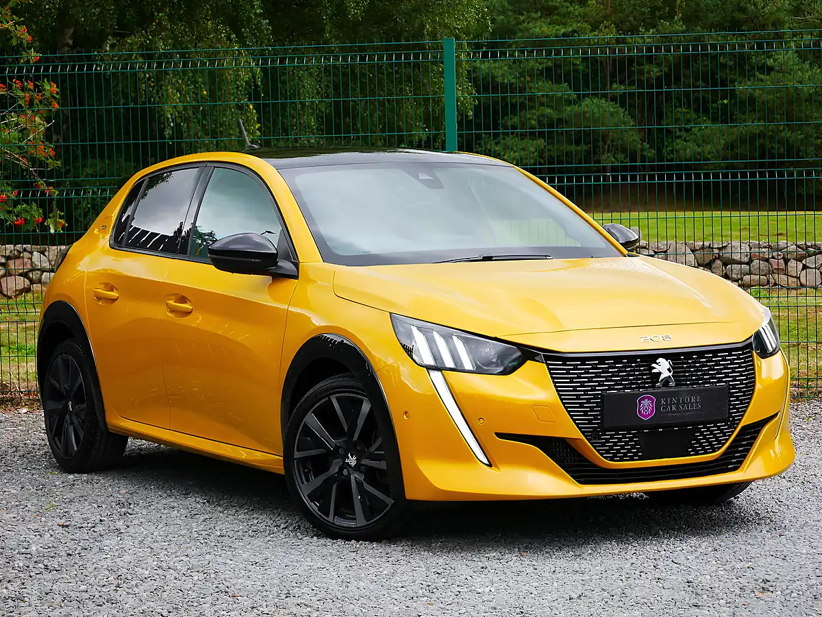 Used 2021 Peugeot 208 GT Premium Yellow - Front View