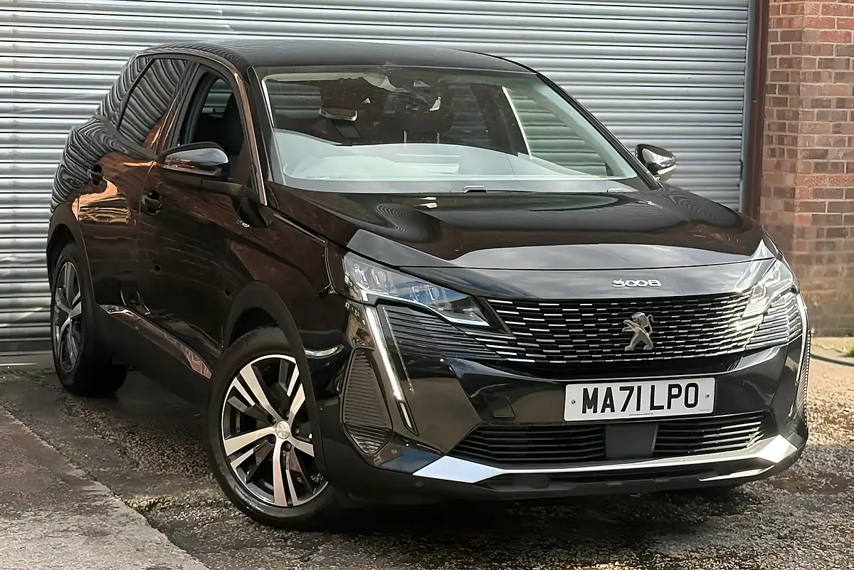 Used 2021 Peugeot 3008 Allure Black - Front View