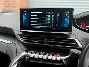 Used 2021 Peugeot 3008 Allure Black - Interior and Exterior details 11