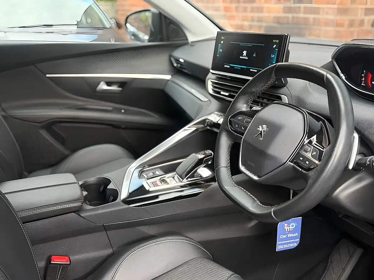 Used 2021 Peugeot 3008 Allure Black - Interior and Exterior details 7