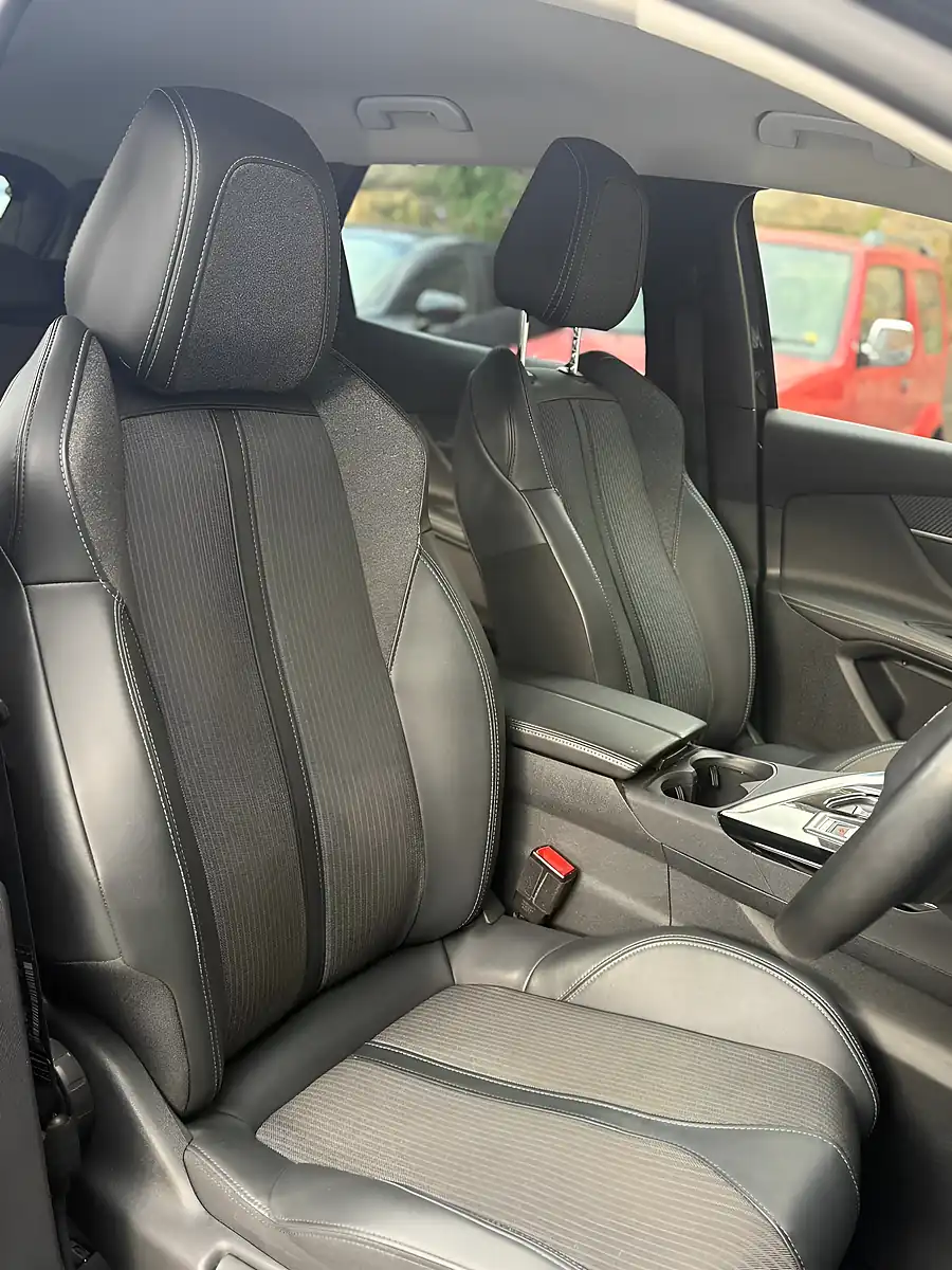 Used 2021 Peugeot 3008 Allure Black - Interior and Exterior details 8
