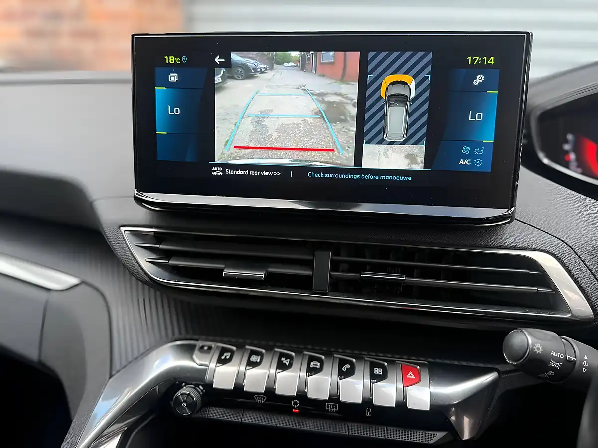 Used 2021 Peugeot 3008 Allure Black - Interior and Exterior details 9
