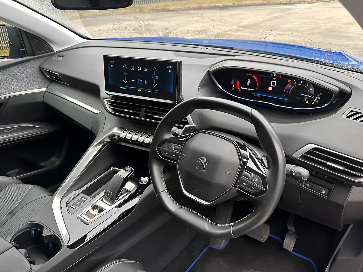 Used 2021 Peugeot 3008 Allure Premium Blue - Interior and Exterior details 12
