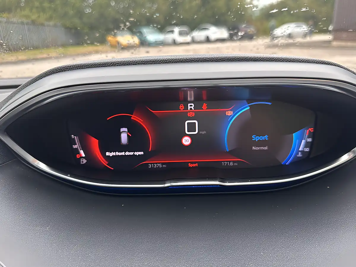 Used 2021 Peugeot 3008 Allure Premium Blue - Interior and Exterior details 14