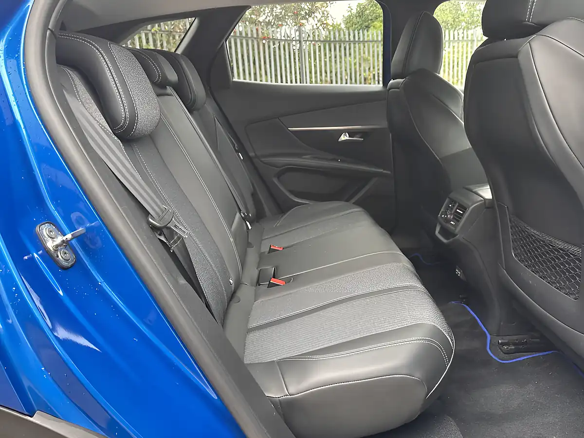 Used 2021 Peugeot 3008 Allure Premium Blue - Interior and Exterior details 16