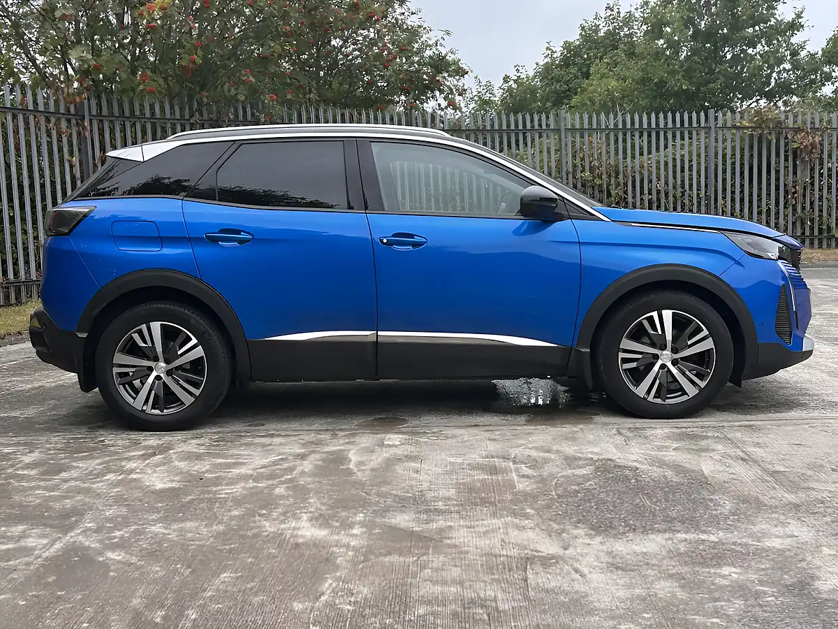 Used 2021 Peugeot 3008 Allure Premium Blue - Interior and Exterior details 4