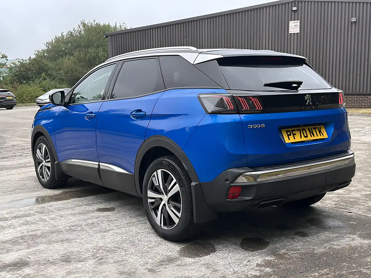 Used 2021 Peugeot 3008 Allure Premium Blue - Interior and Exterior details 7