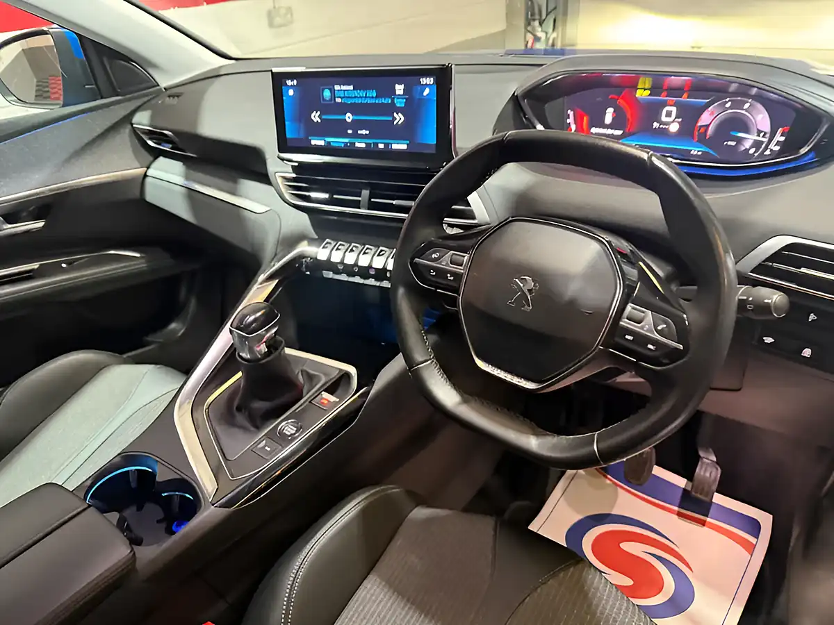 Used 2021 Peugeot 3008 Allure Premium Blue - Interior and Exterior details 10