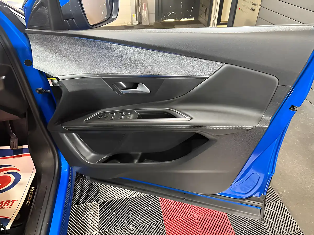 Used 2021 Peugeot 3008 Allure Premium Blue - Interior and Exterior details 13