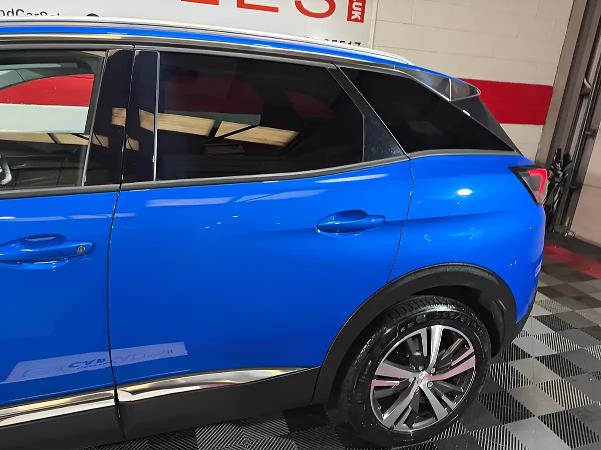 Used 2021 Peugeot 3008 Allure Premium Blue - Interior and Exterior details 18