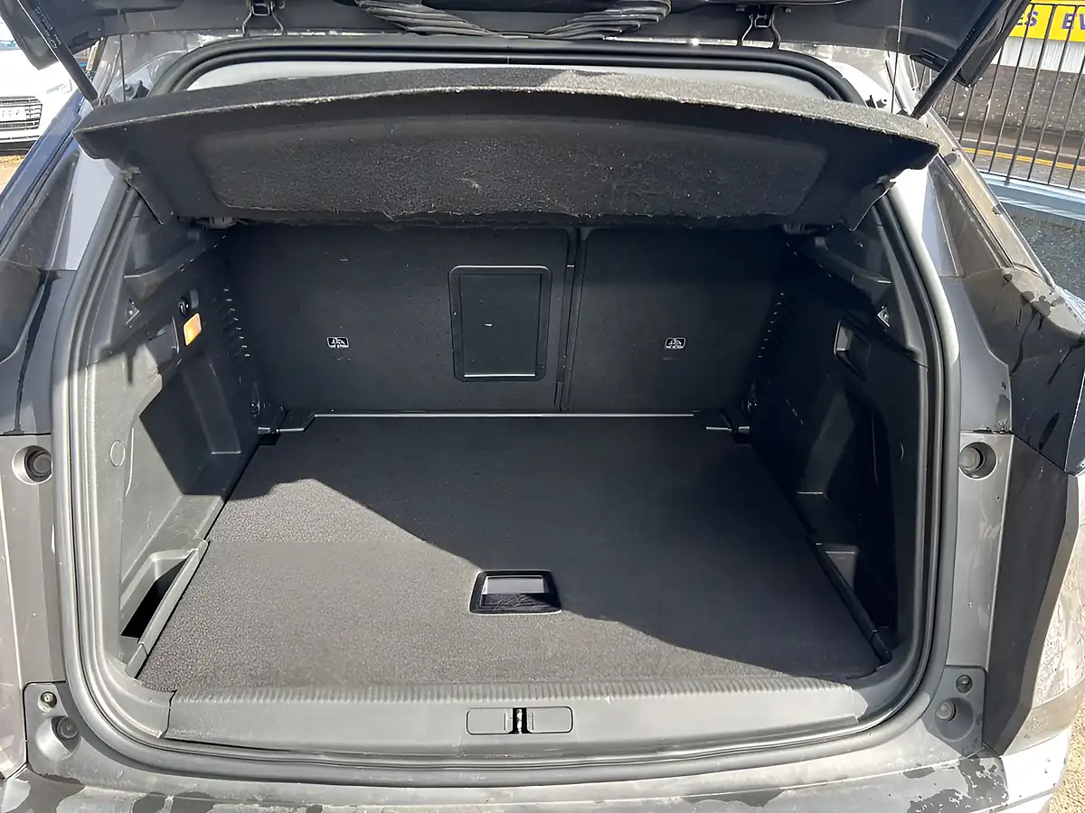 Used 2021 Peugeot 3008 Allure Premium Grey - Interior and Exterior details 13