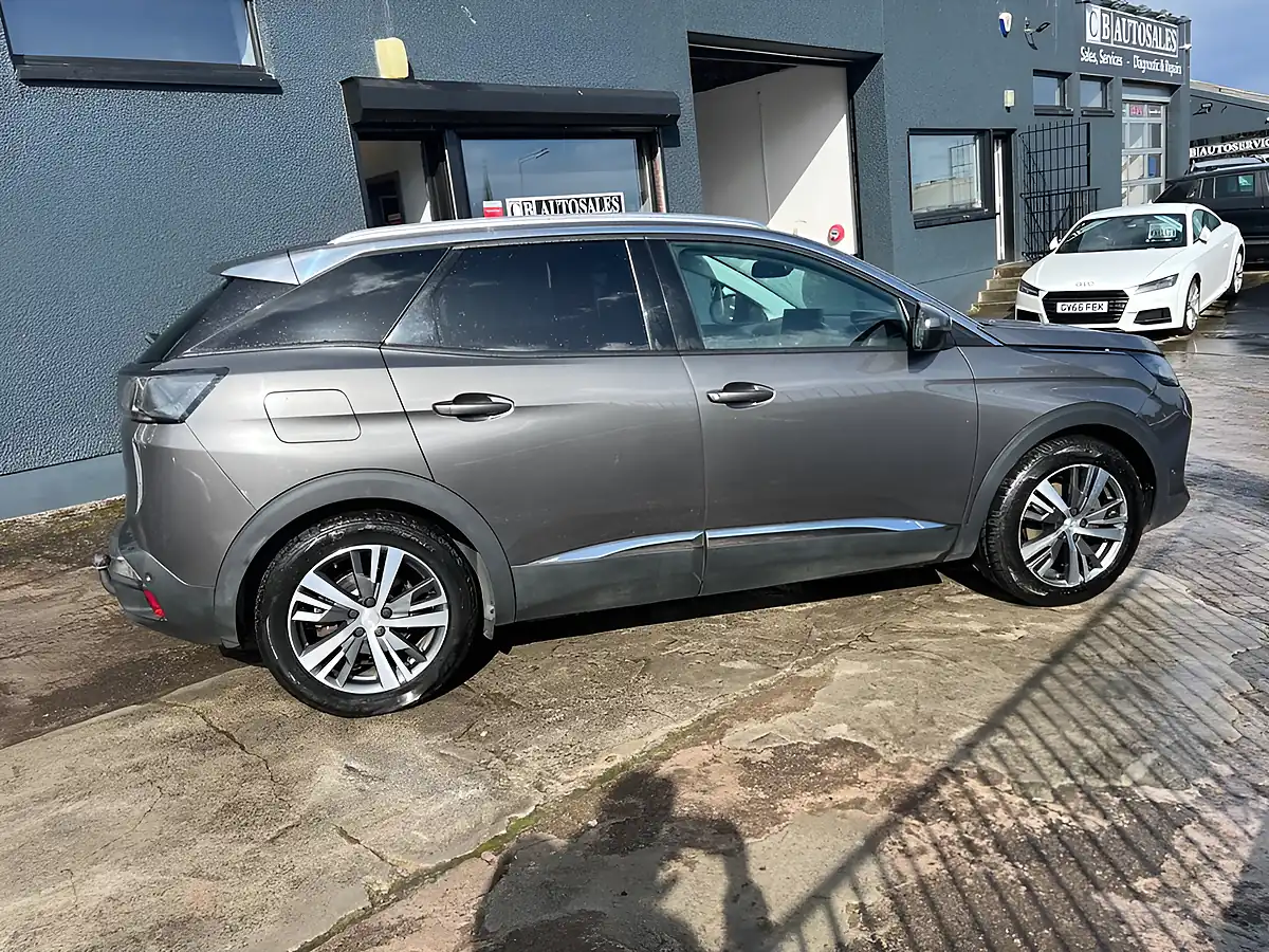 Used 2021 Peugeot 3008 Allure Premium Grey - Interior and Exterior details 4