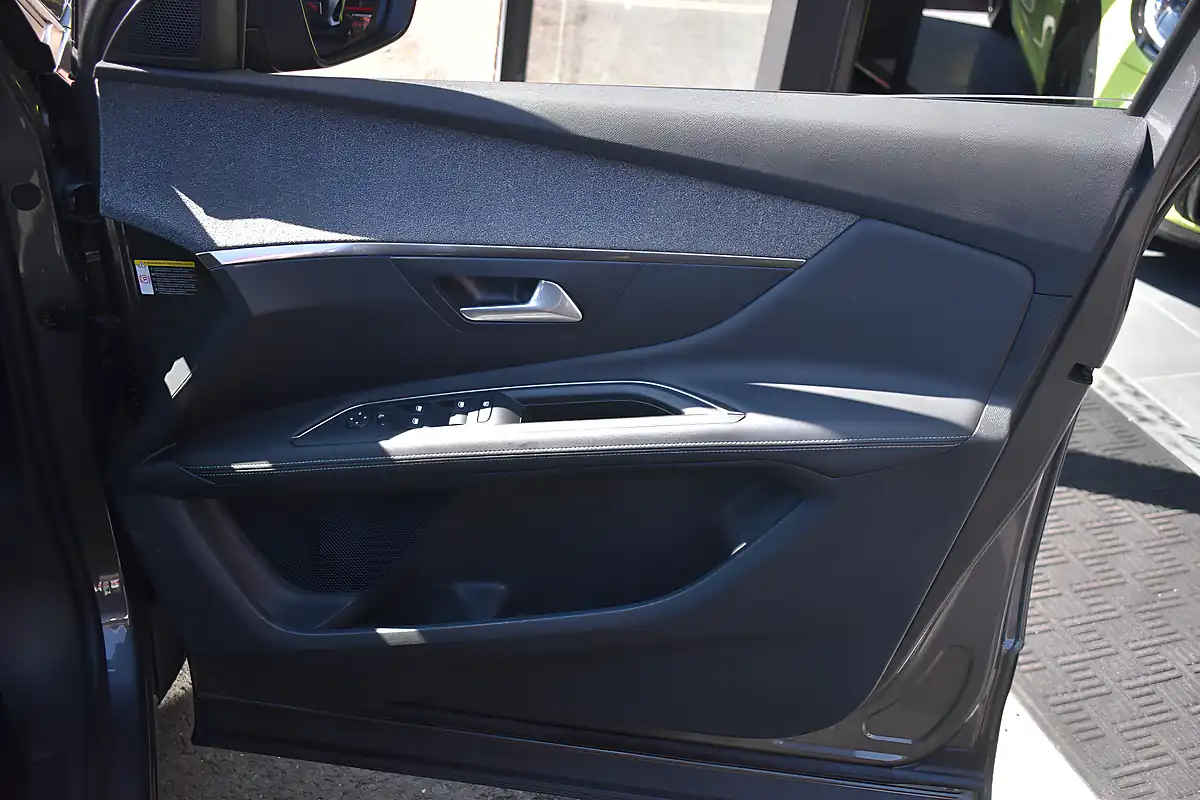 Used 2021 Peugeot 3008 Allure Premium Grey - Interior and Exterior details 12