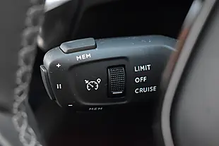 Used 2021 Peugeot 3008 Allure Premium Grey - Interior and Exterior details 16