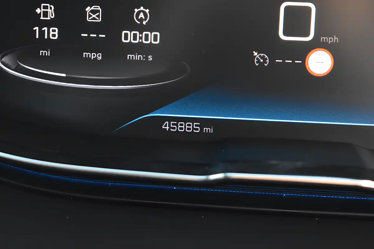 Used 2021 Peugeot 3008 Allure Premium Grey - Interior and Exterior details 9