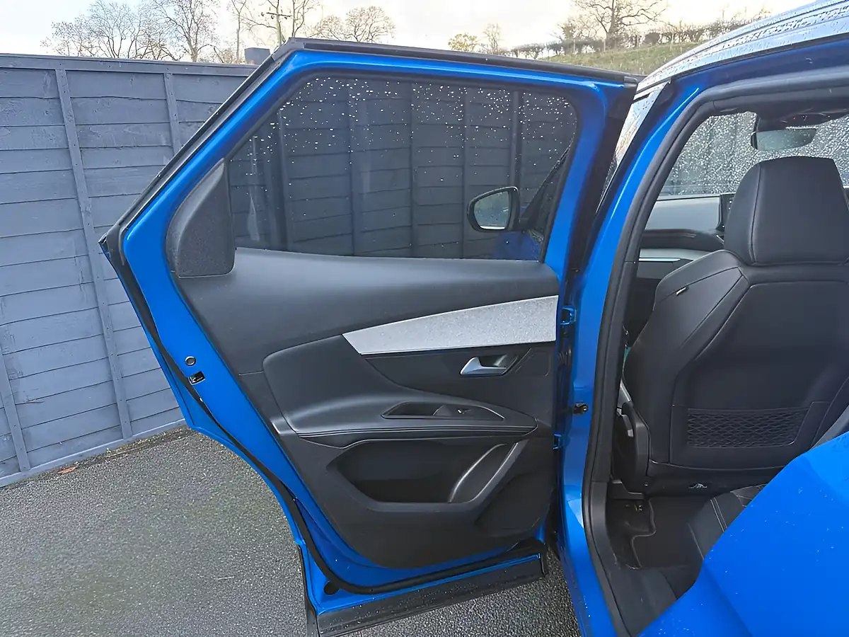 Used 2021 Peugeot 3008 GT Blue - Interior and Exterior details 17