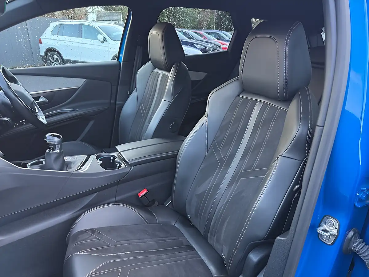 Used 2021 Peugeot 3008 GT Blue - Interior and Exterior details 19