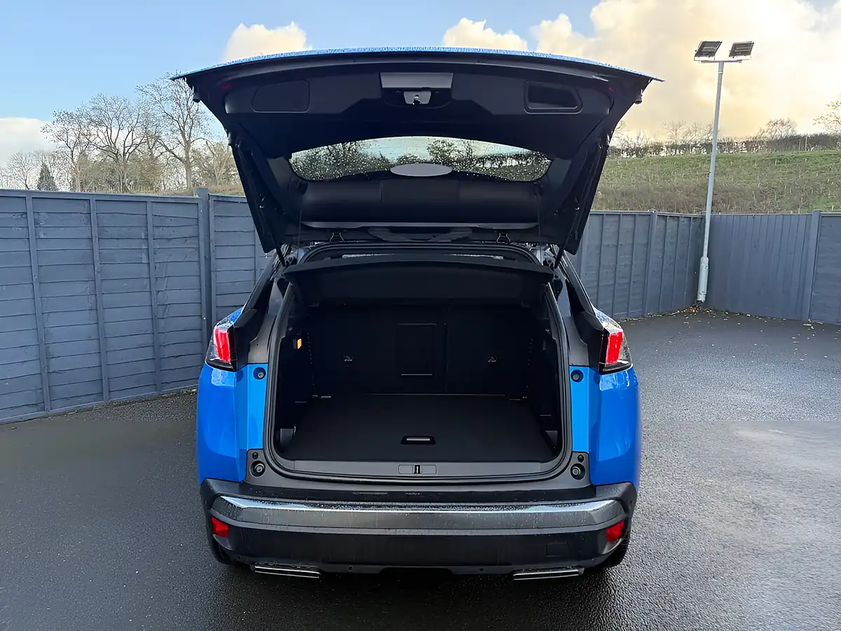 Used 2021 Peugeot 3008 GT Blue - Interior and Exterior details 8