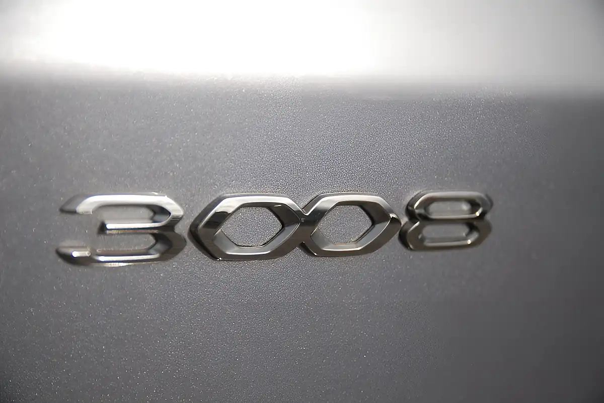 Used 2021 Peugeot 3008 GT Grey - Interior and Exterior details 10