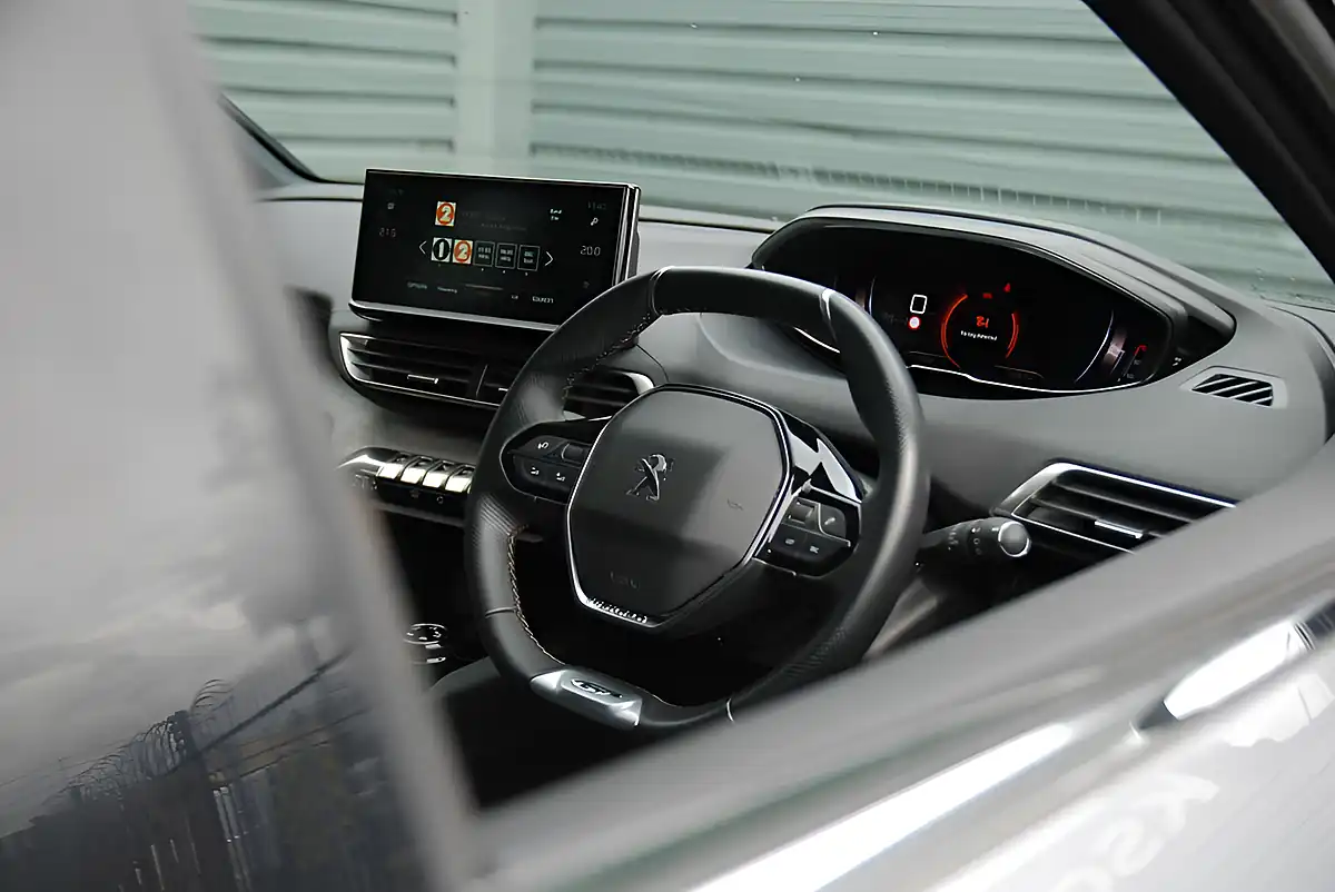 Used 2021 Peugeot 3008 GT Grey - Interior and Exterior details 14
