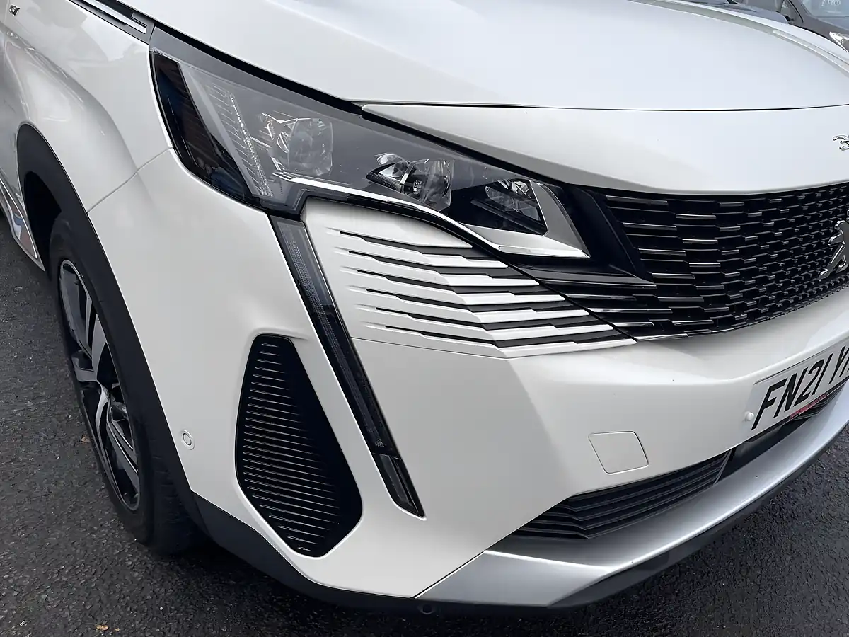 Used 2021 Peugeot 3008 GT White - Interior and Exterior details 17