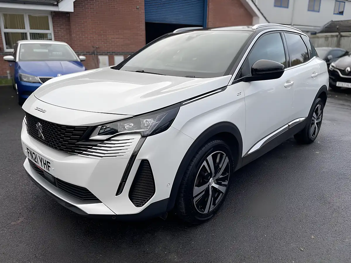 Used 2021 Peugeot 3008 GT White - Interior and Exterior details 4