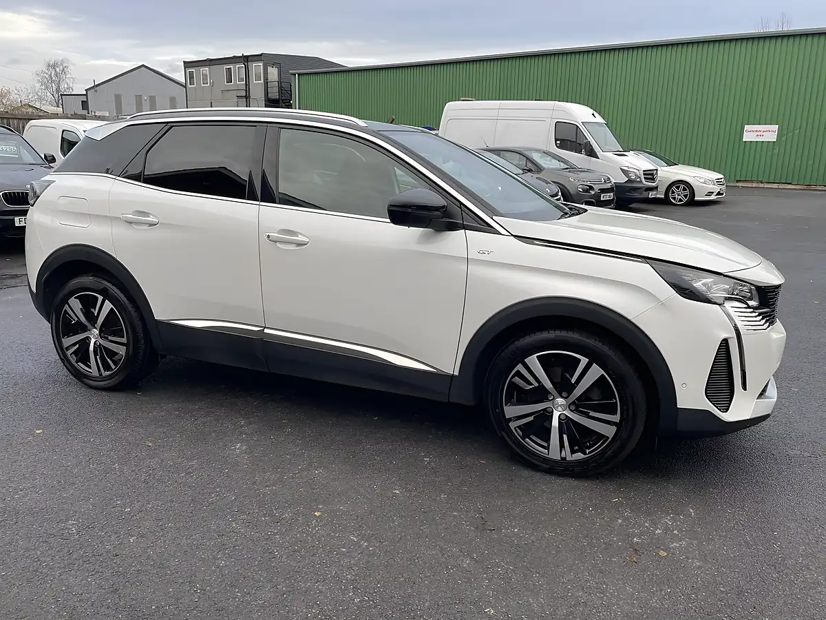 Used 2021 Peugeot 3008 GT White - Interior and Exterior details 8