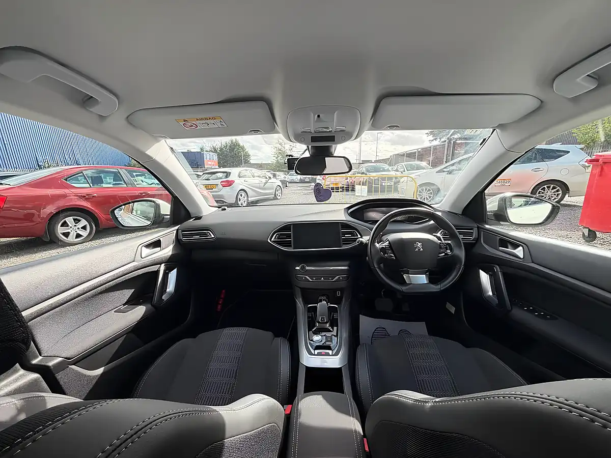 Used 2021 Peugeot 308 GT White - Interior and Exterior details 15