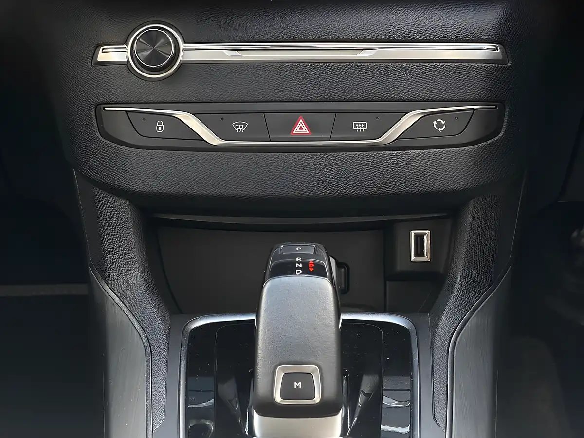 Used 2021 Peugeot 308 GT White - Interior and Exterior details 16
