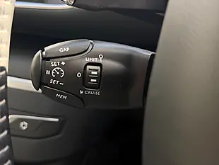 Used 2021 Peugeot 308 GT White - Interior and Exterior details 17