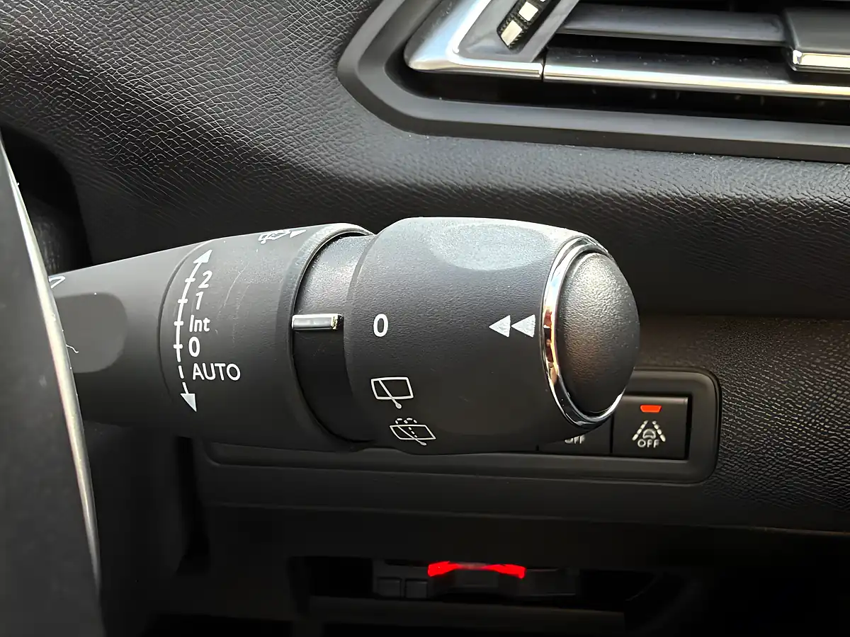 Used 2021 Peugeot 308 GT White - Interior and Exterior details 18