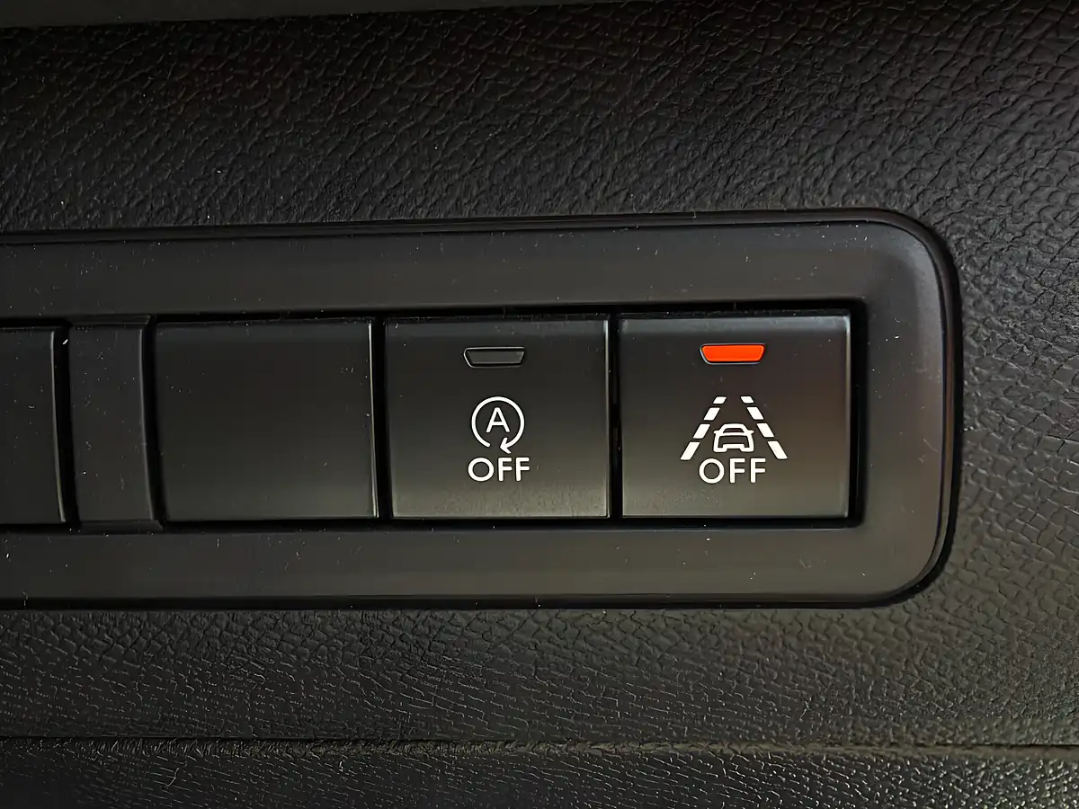 Used 2021 Peugeot 308 GT White - Interior and Exterior details 19