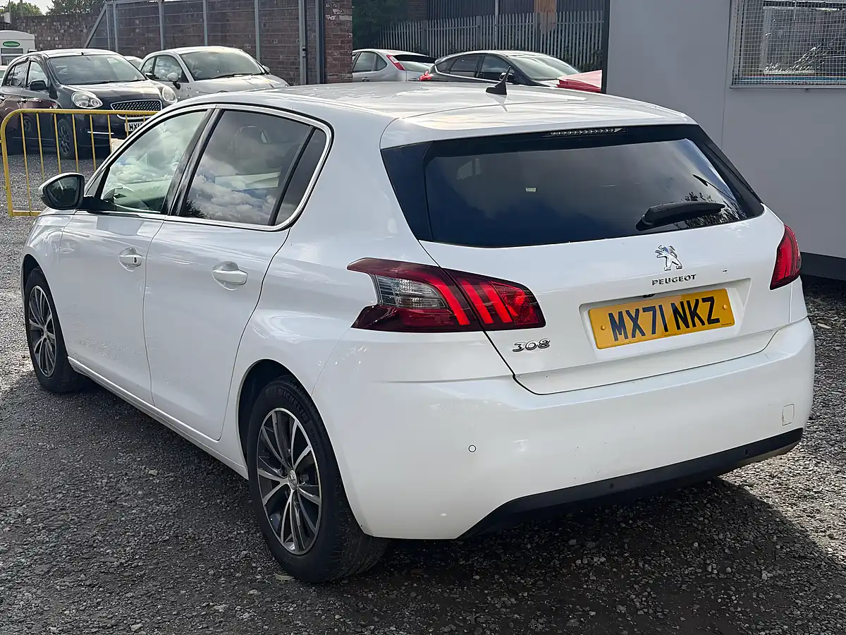 Used 2021 Peugeot 308 GT White - Interior and Exterior details 5