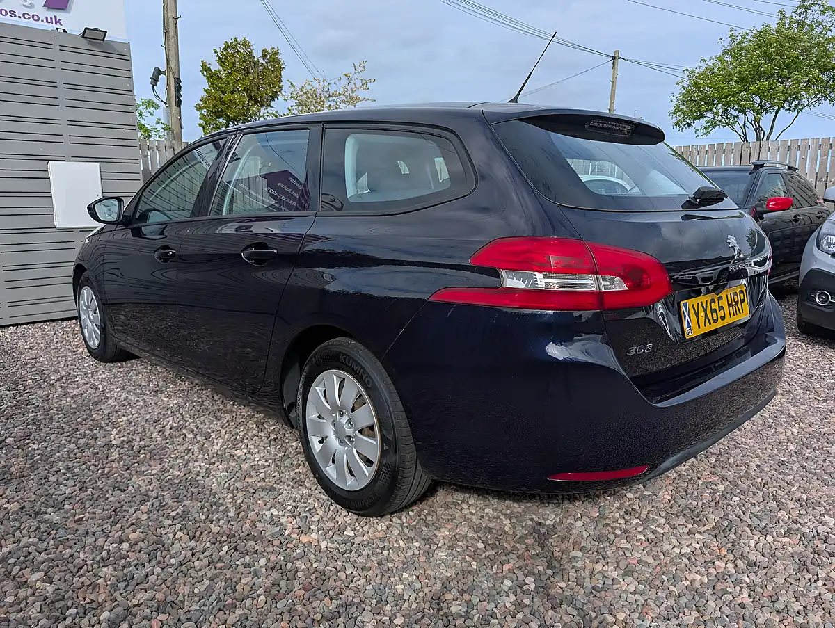 Used 2021 Peugeot 308 Sw Access Blue - Interior and Exterior details 4